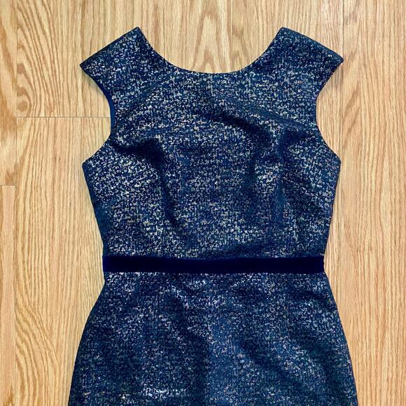 Elegant Blue Midi Dress - Picture 3 of 11